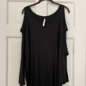 Forgotten Grace Black XL Cold Shoulder Tunic Top